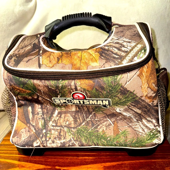 Igloo Other - IGLOO SPORTSMAN REALTREE CAMOUFLAGE HUNTING FISHING LUNCH BAG PORTABLE COOLER